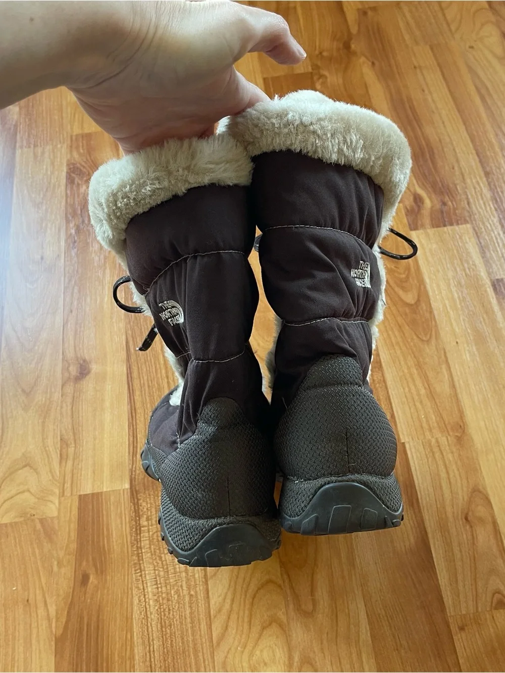 The North Face Women's Nuptse Fur winter boots brown quilted goose down size 8